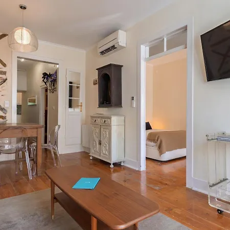 Charm & Class 2bdr By Lovelystay Апартаменти *