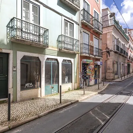 Whome Prime Location Apt With Authentic Lisbon Charm