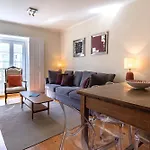 Whome Prime Location With Authentic Charm Apartman *