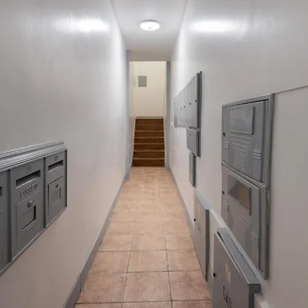 Charm & Class 2bdr By Lovelystay Lisbona