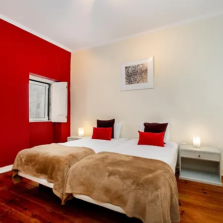 Whome Prime Location With Authentic Charm *