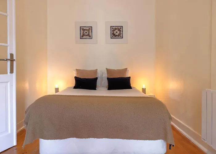 Charm & Class 2bdr By Lovelystay Lisboa