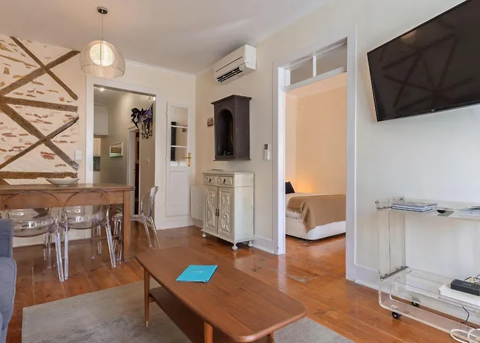 Charm & Class 2bdr By Lovelystay شقة *