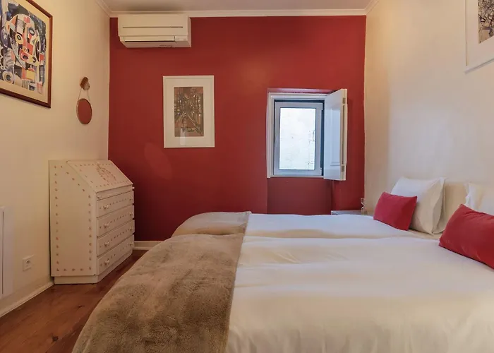 Charm & Class 2bdr By Lovelystay *