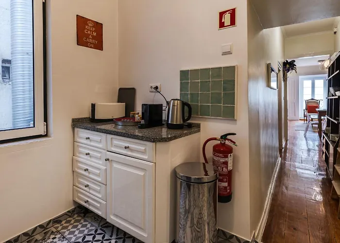 Charm & Class 2bdr By Lovelystay Lisboa