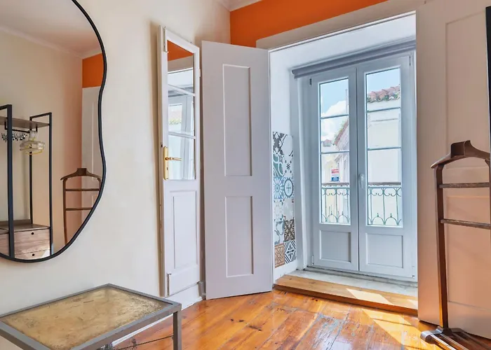 Charm & Class 2bdr By Lovelystay *